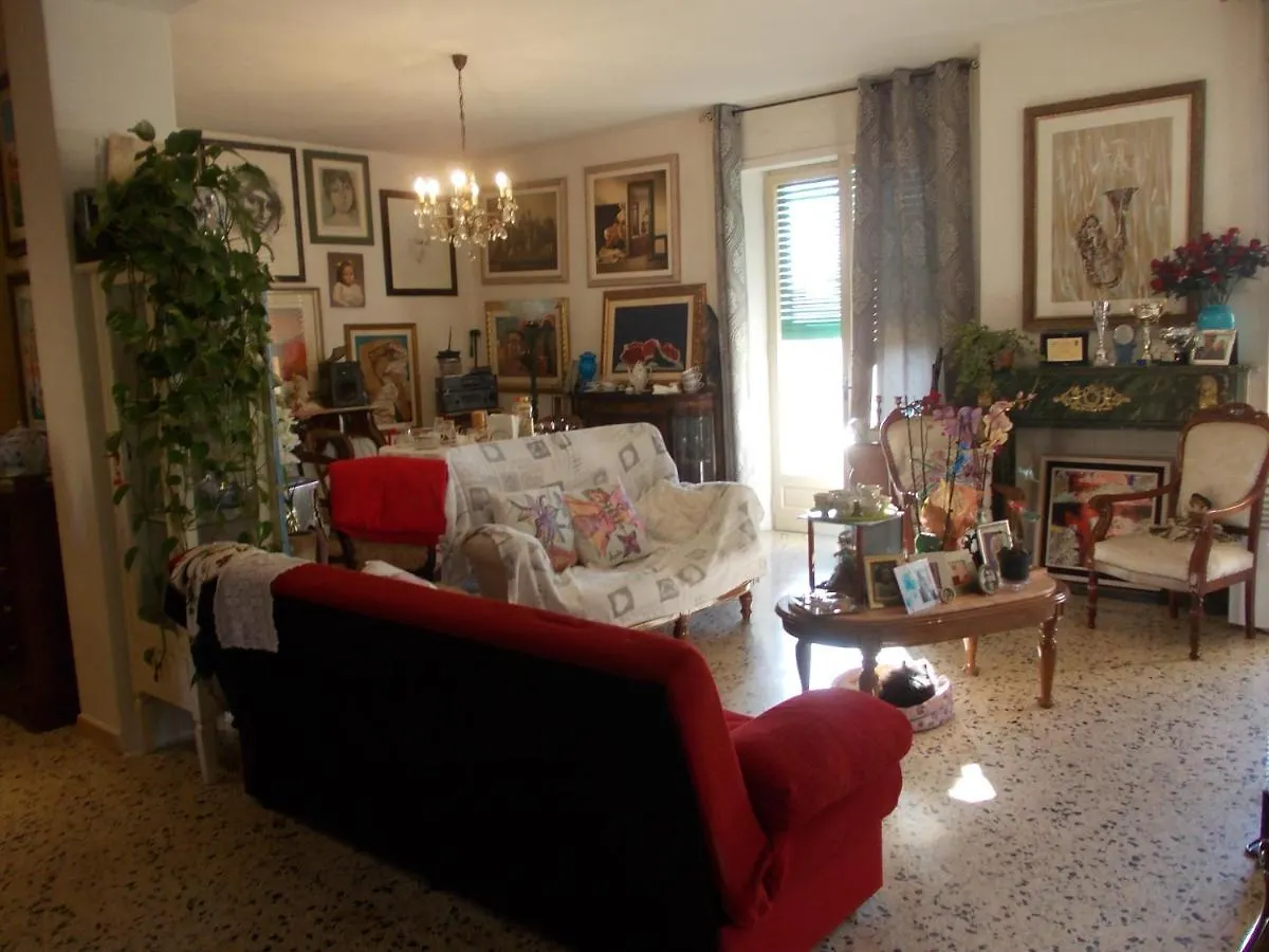 Bed and Breakfast Domus Aurea Ористано Италия
