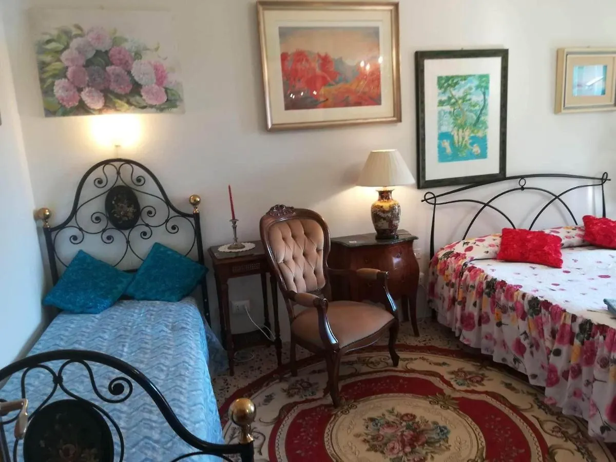 Bed and Breakfast Domus Aurea Ористано Италия