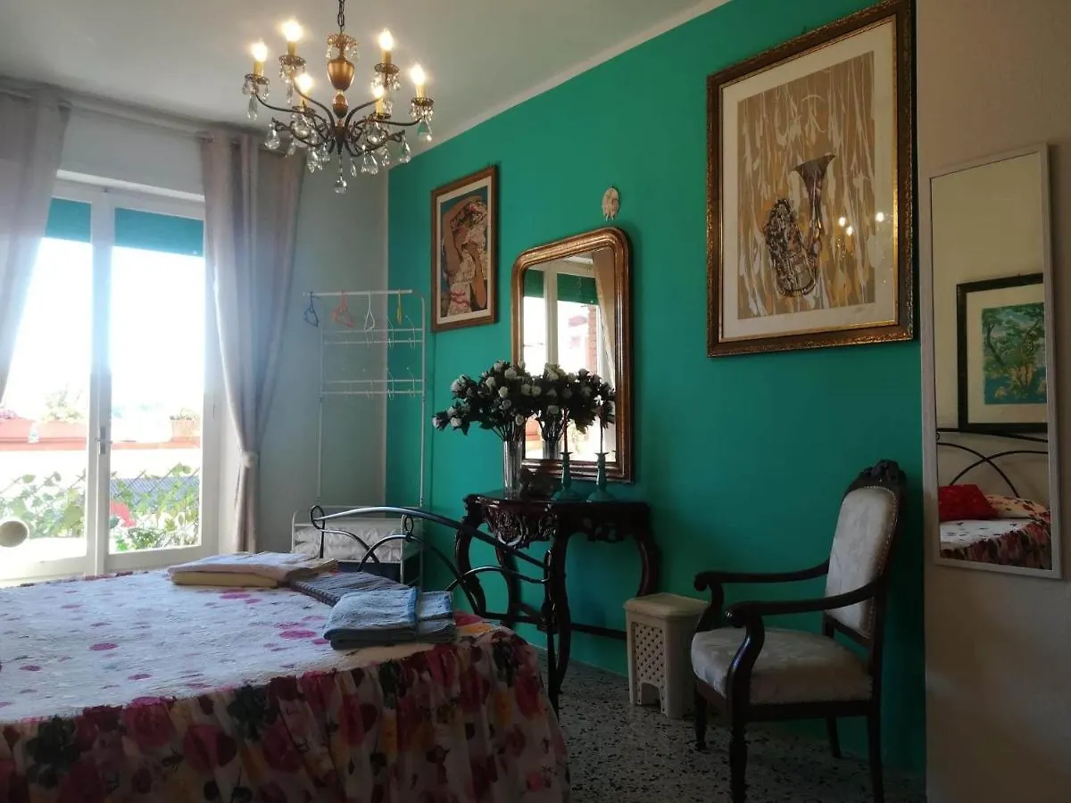 Bed and Breakfast Domus Aurea Oristano Bed & Breakfast