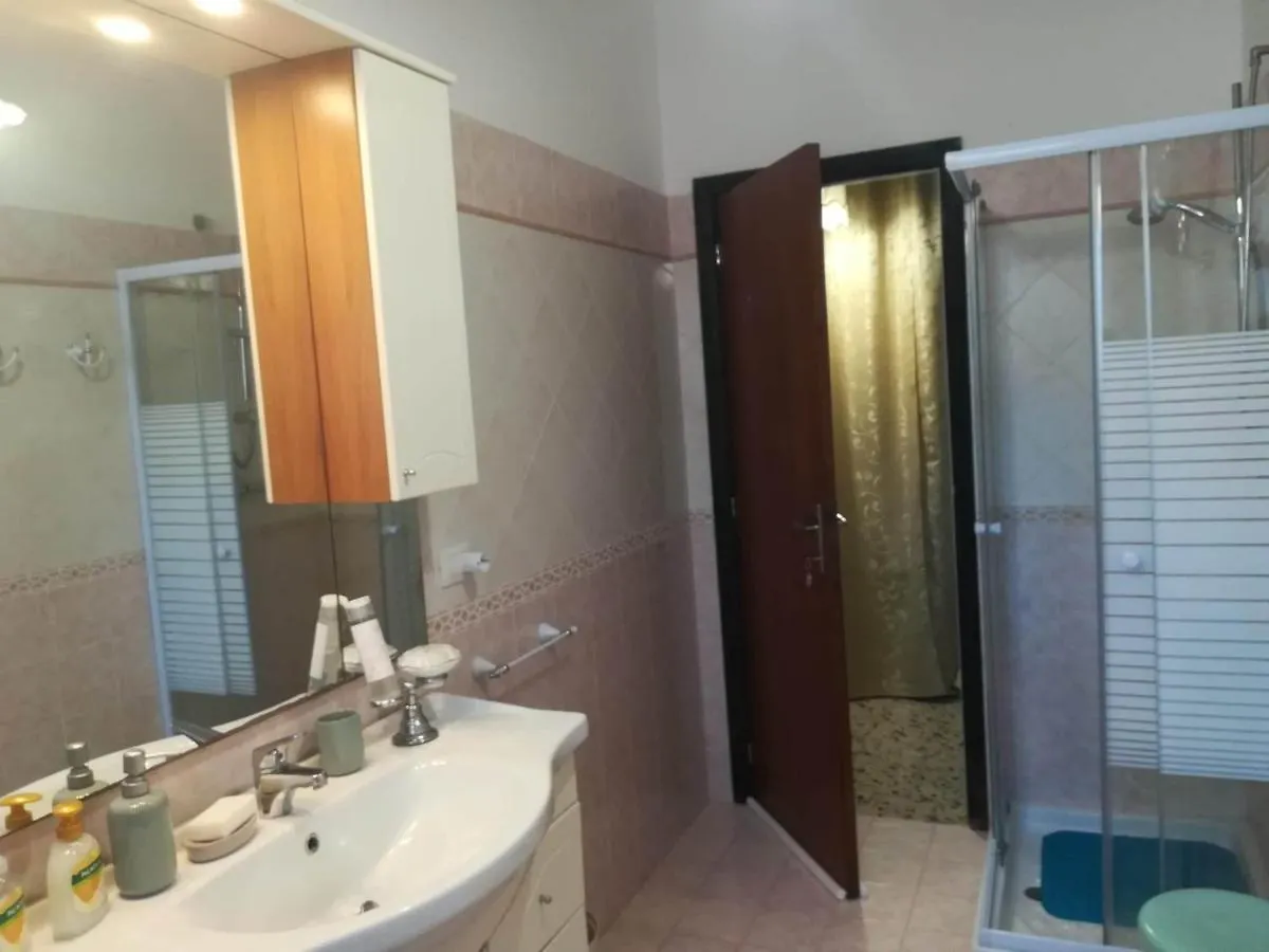 Bed & Breakfast Bed and Breakfast Domus Aurea Oristano Italia